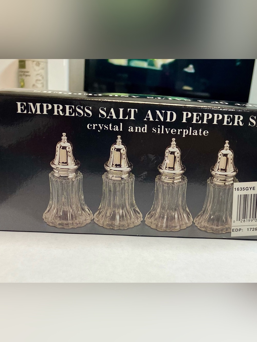 New in box Empress Godinger Crystal and Silverpkated Salt and Pepper Set  (4)